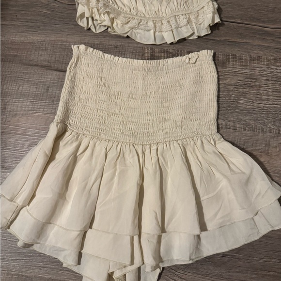 NWOT Cream Ruffled Two-Piece Set - Picture 3 of 6
